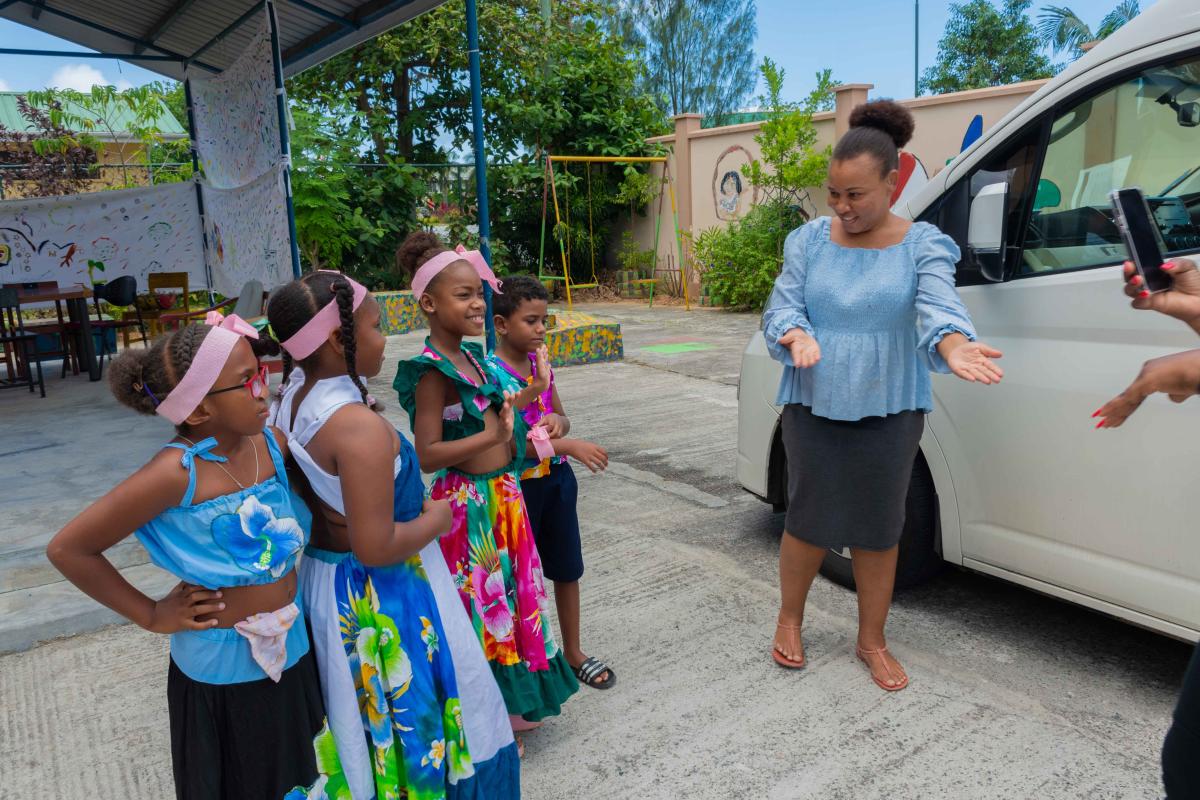 Deaf Children welcoming the NAS Delegation